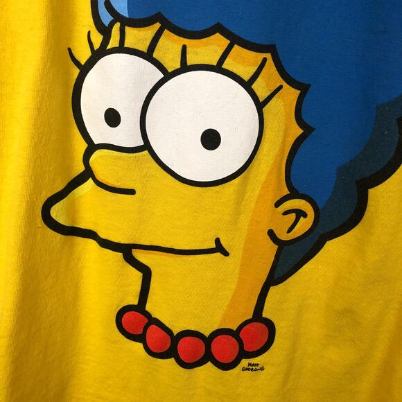 Universal Studios Yellow Marge Simpson Graphic Shirt Small - Picture 6 of 11
